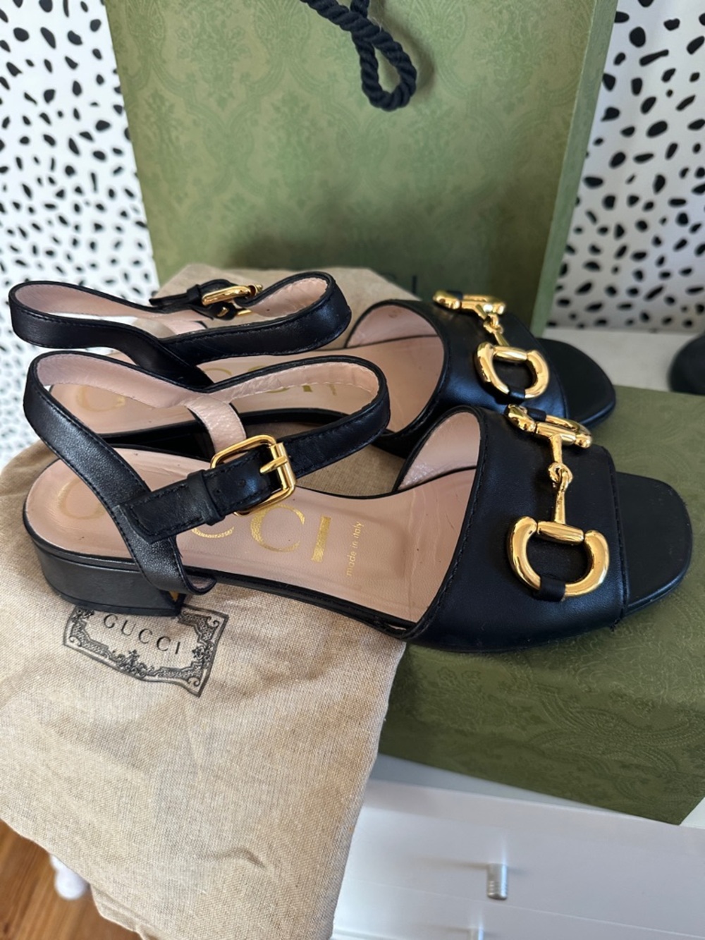 Gucci Black Leather 1.25” heel with Gold Horsebit size 38 - Picture 2 of 5